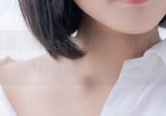 这个色调，Messie Huang竟然在无圣光中演绎旗袍作品，算是挑战传统吧？